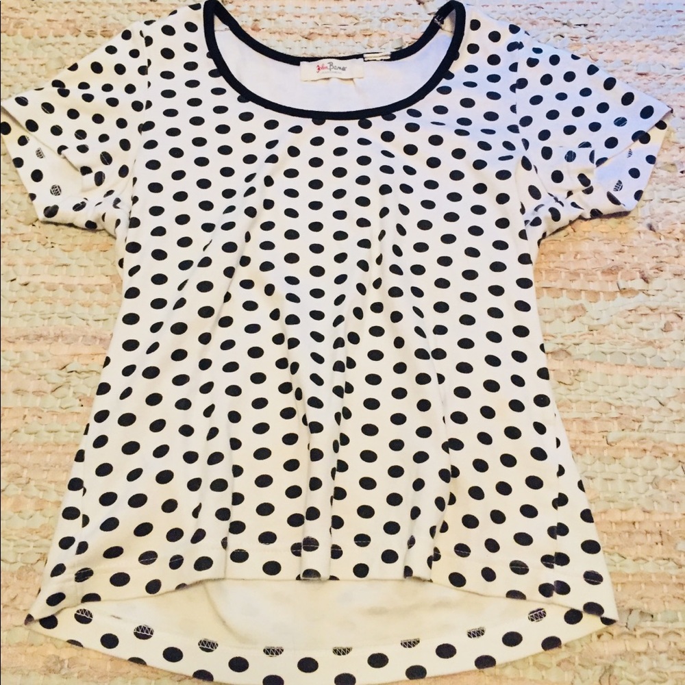 Cute white short sleeve shirt with black polkadots